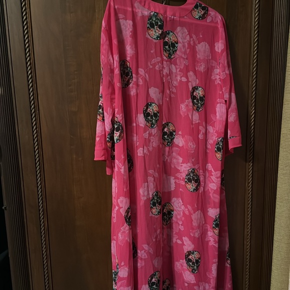 Torrid Size 2X Pink Floral Skull Head Coverup - Picture 6 of 6
